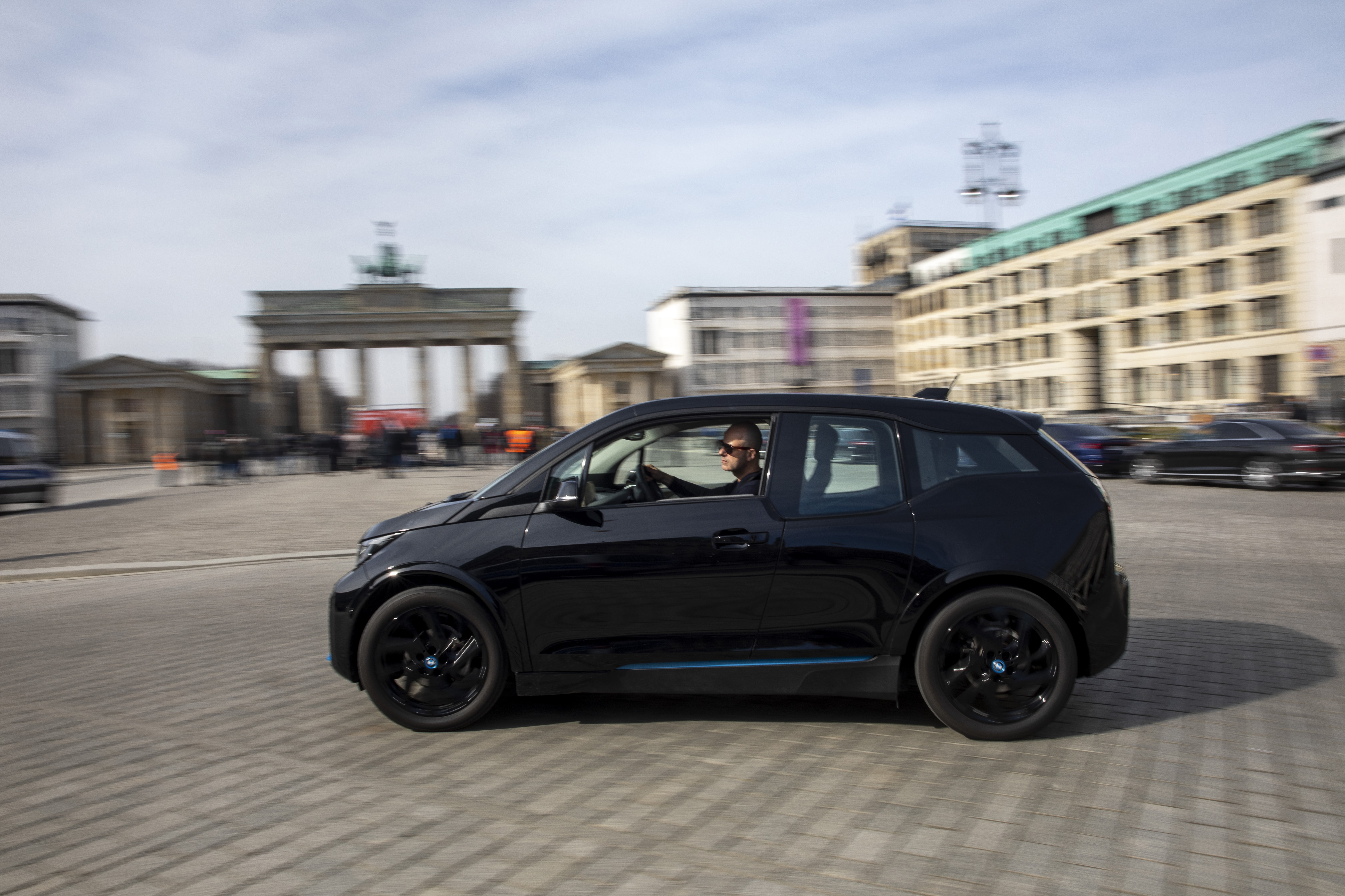 Auto am Brandenburger Tor