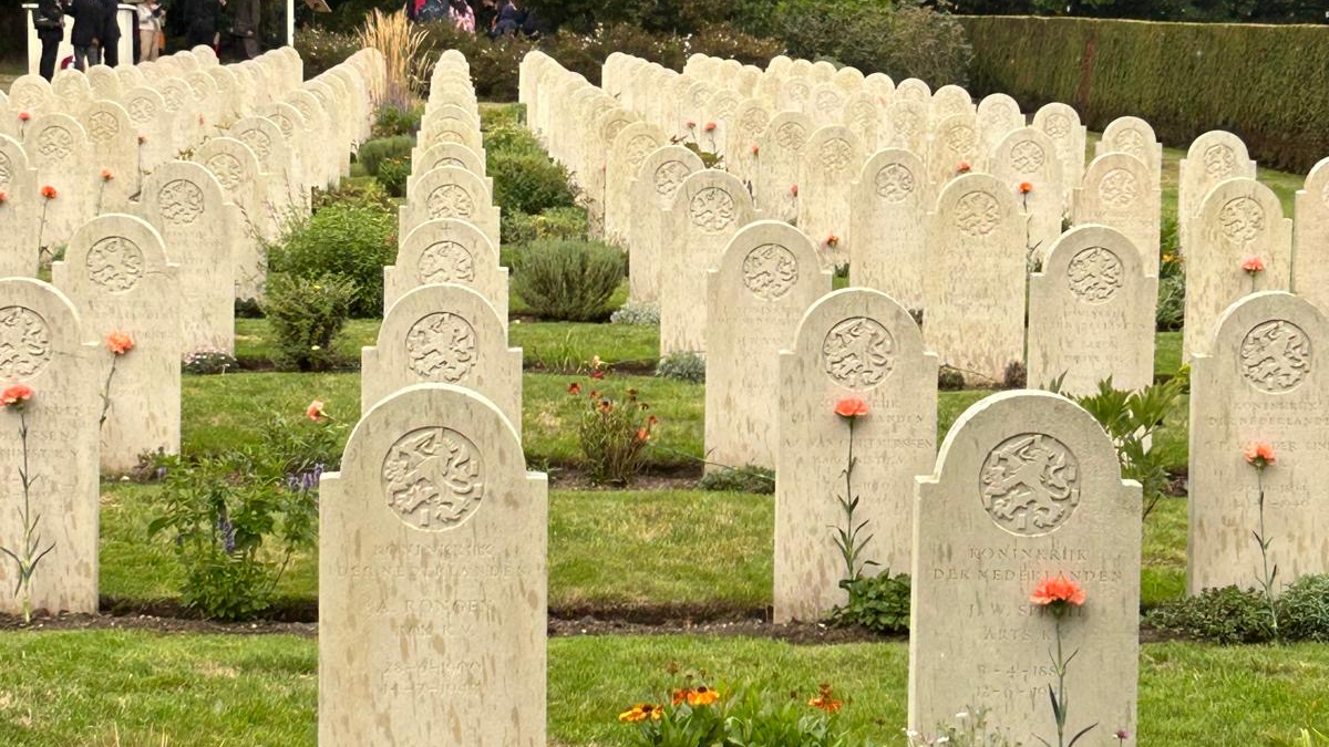 Gravestones at the Netherlands Field of Honour, Mill Hill, London. 