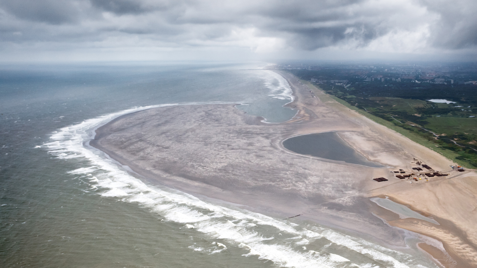 Image of the Sand motor, on the Dutch coastline.