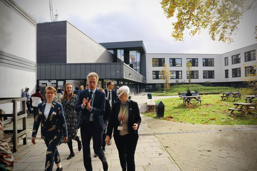Minister Robbert Dijkgraaf visit to South Bank Colleges, Clapham.