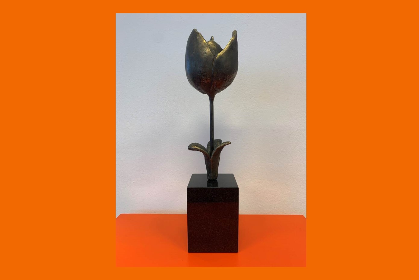 Photo of the Sustainable Tulip Award statue