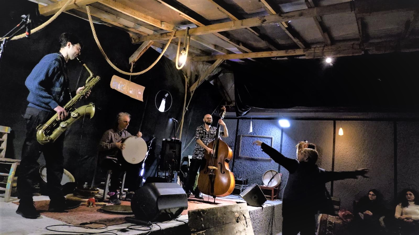 AVA Trio performing to an enthusiastic audience during their Grand Tour of Türkiye. 