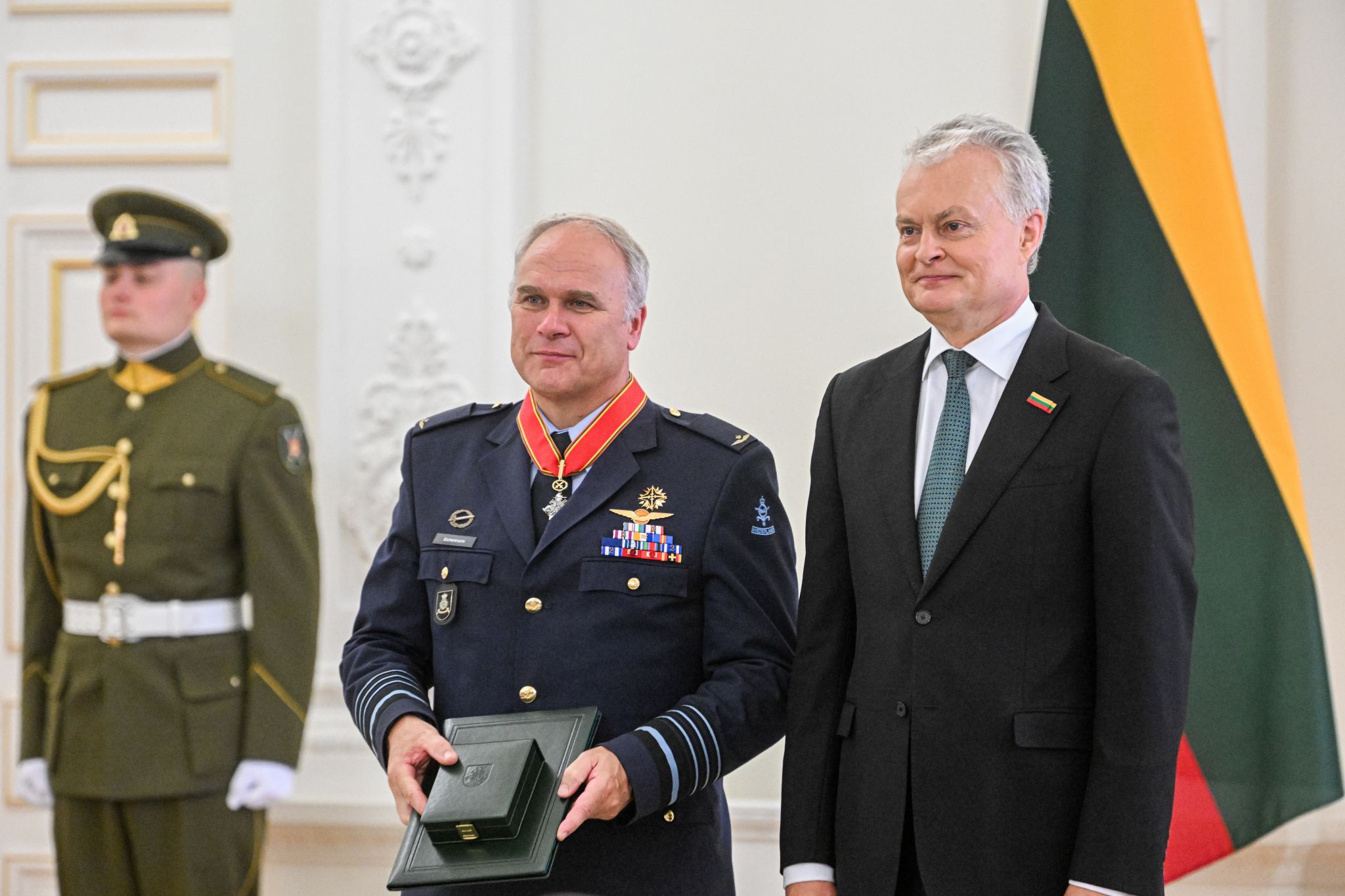 General Eichelsheim with President Nauseda // Photo credits: Ministry of National Defence of Lithuania