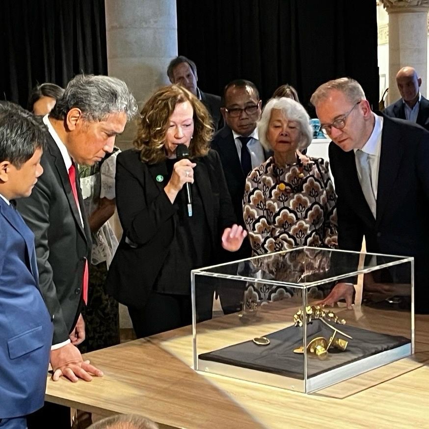 Director General of Culture of the Republic of Indonesia, Hilmar Farid and Dutch Minister of Education, Culture and Science, Eppo Bruins during the handover of artifacts at the Wereldmuseum in Amsterdam, Netherlands.