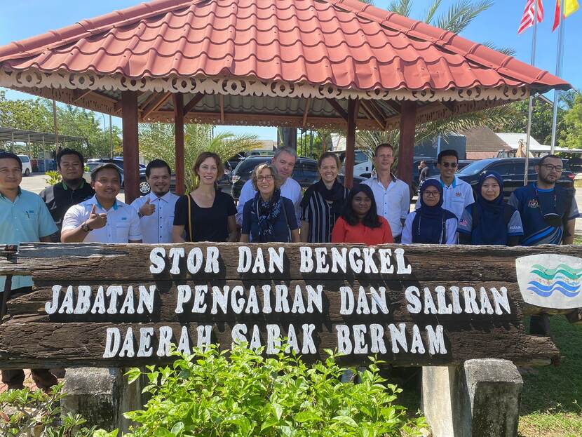 The DRR team visit to sites at Sabak Bernam district