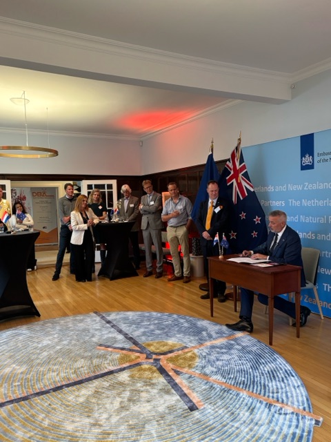 Netherlands Embassy and Dutch Business Association NZ sign MoU in Wellington
