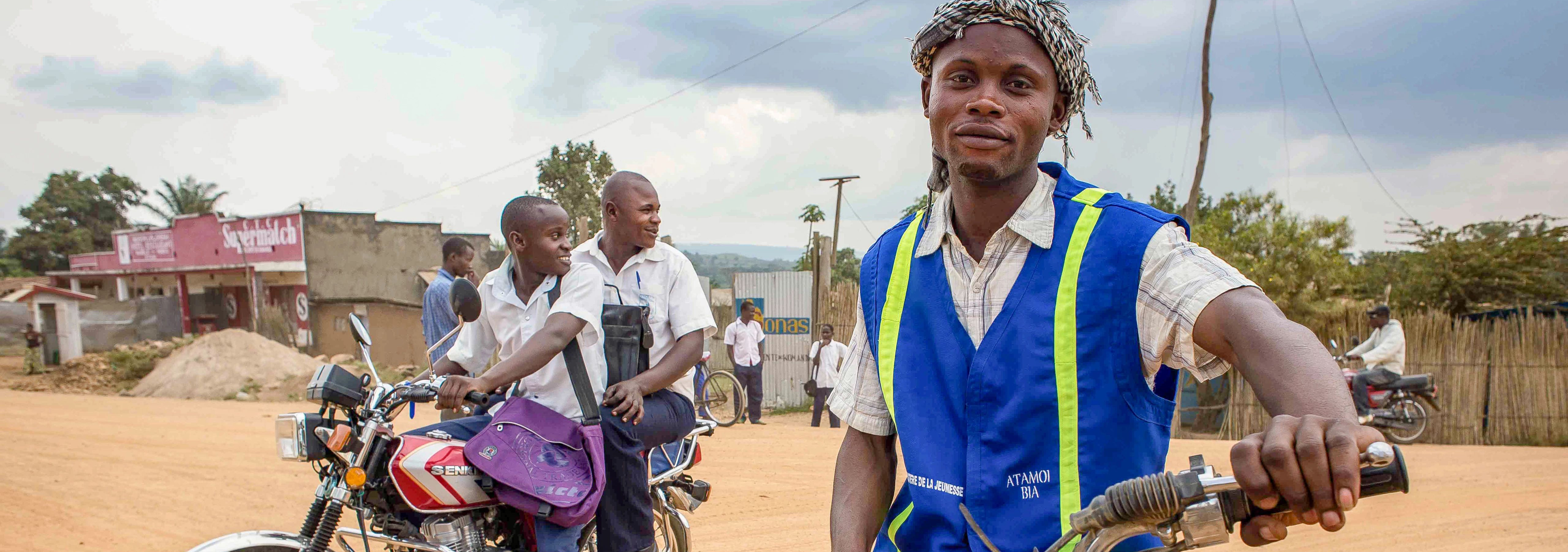 Training for 330 motorcycle taxis in the Bunia and Komanda localities on road civility and technical training.