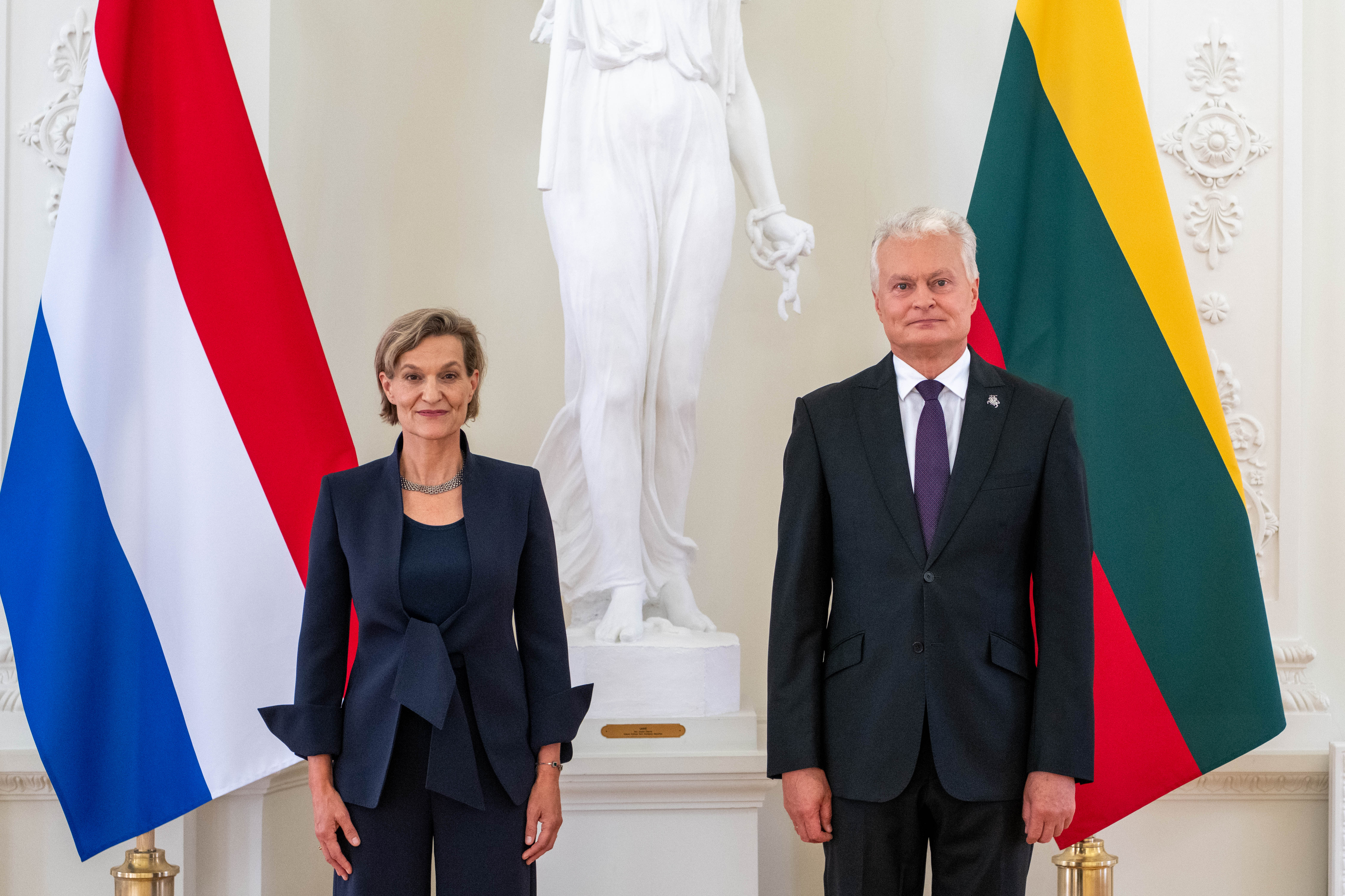 Ambassador Wijgers and President Nausėda during the ceremony