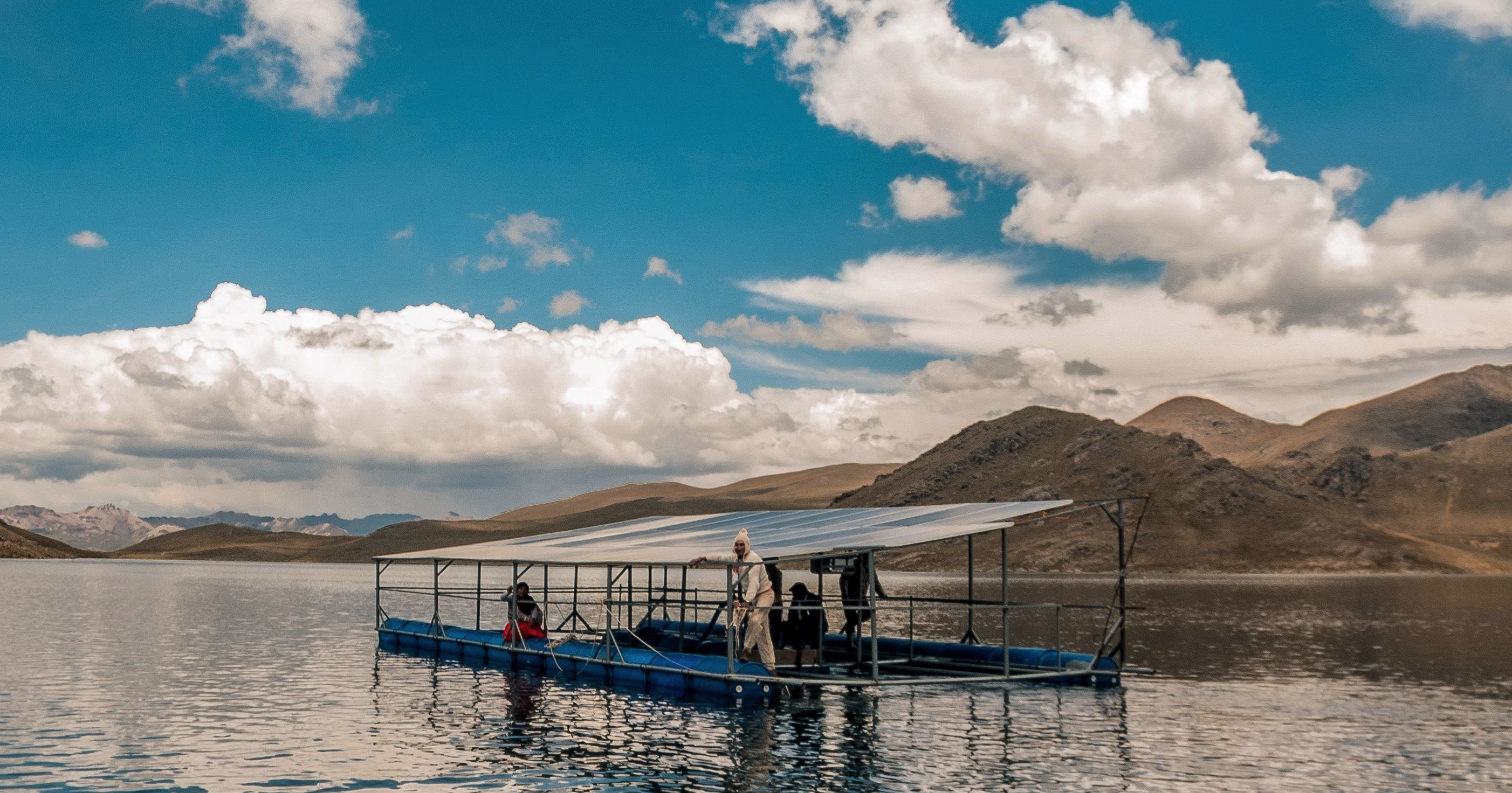 Floating solar panels restore life to peruvian soil.