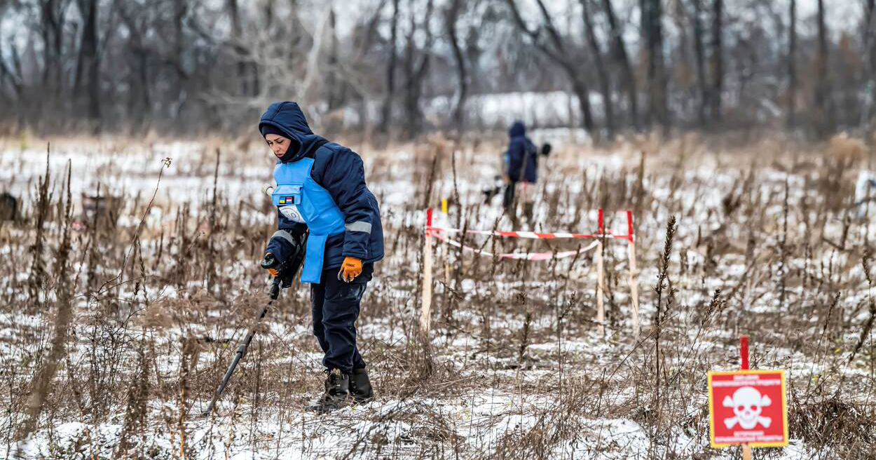 86 mine fields are being mapped and cleared, supported by the Dutch embassy in Kyiv
